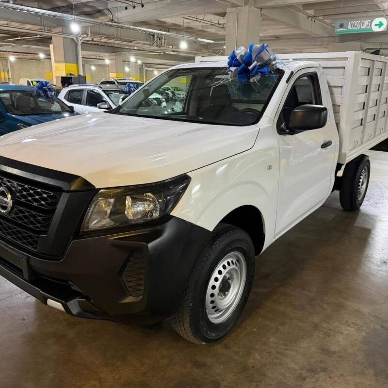 NISSAN NP300