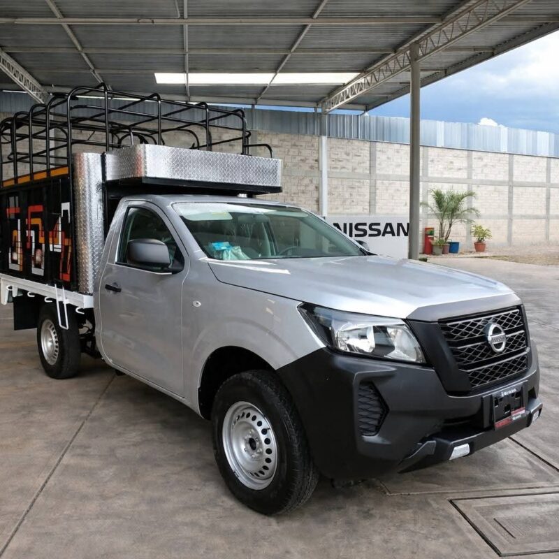 NISSAN GANADERA 2023